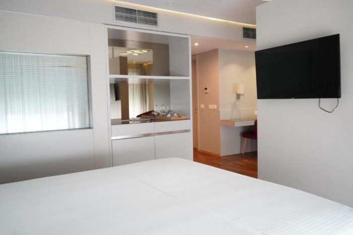 Bougainville Bay Hotel - Image 11