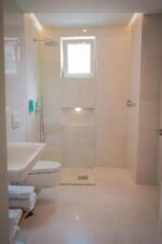 Bougainville Bay Hotel - Image 22