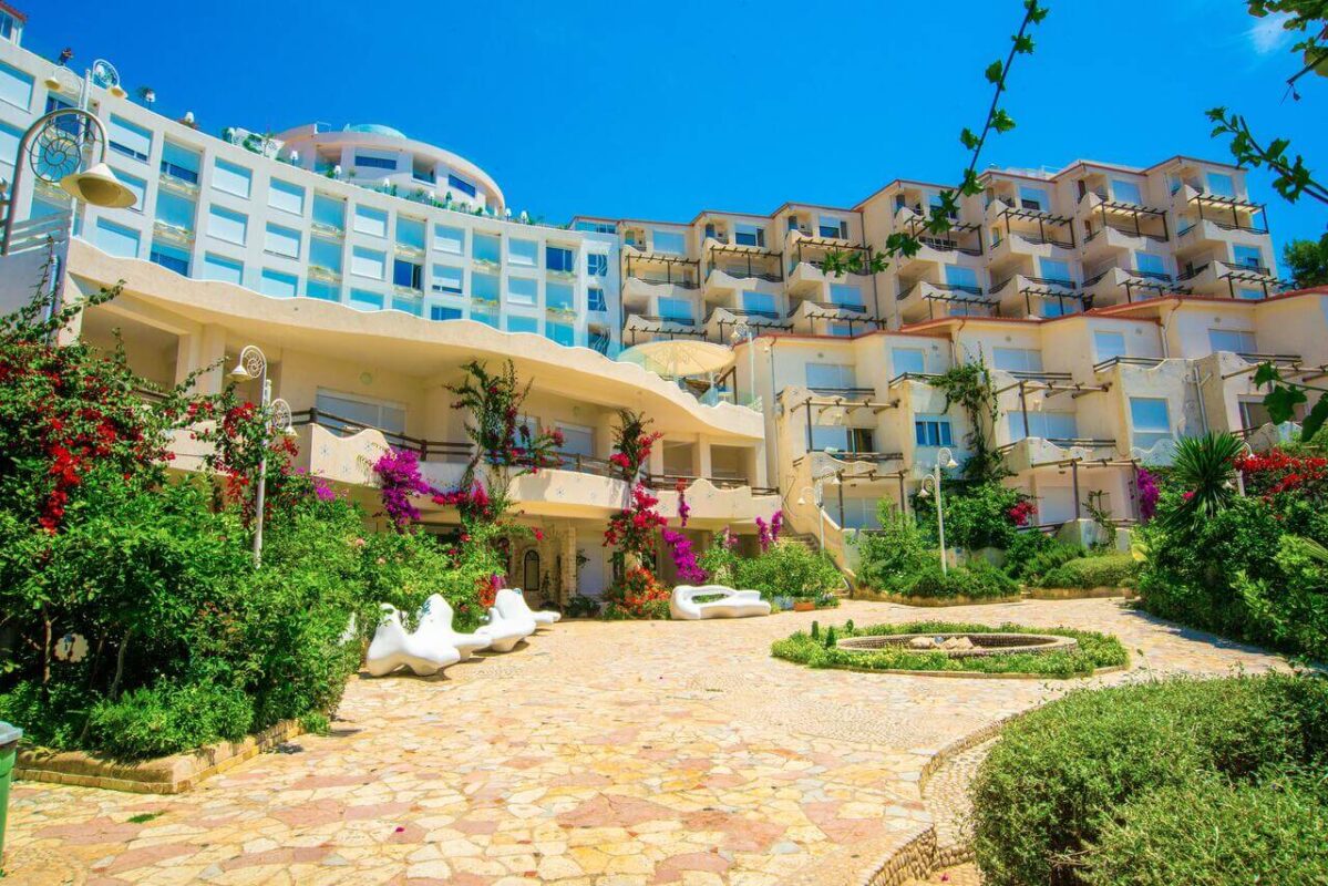 bougainville bay 2 Traveks